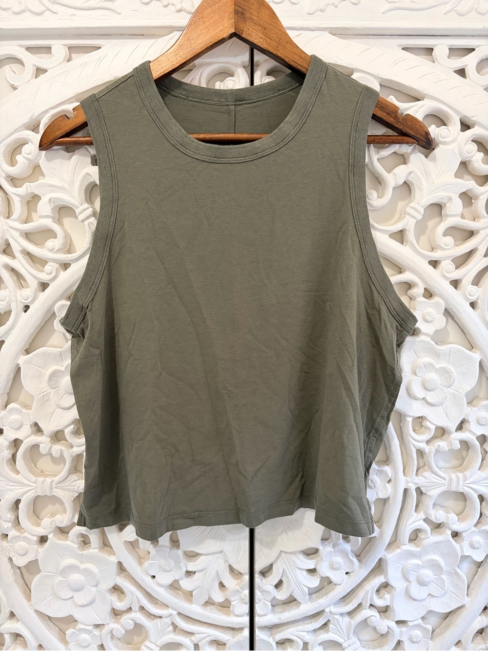 Lululemon Olive Green Sleeveless Muscle Tank Top Medium